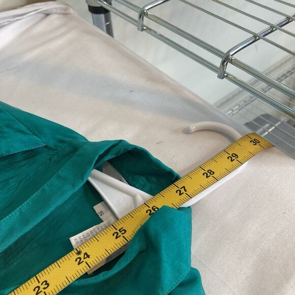 Vintage Queenie Womens Green Silk Short Sleeve Button Up Shirt Size S Secretary - Picture 3 of 10